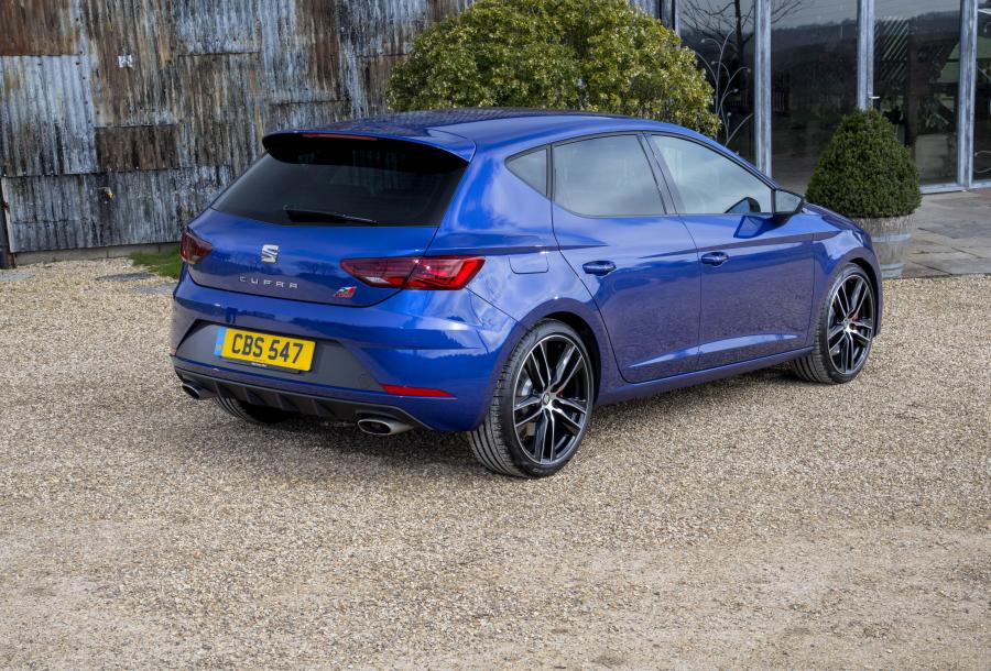  Seat Leon Cupra 300 2017 года  (UK) (фото 3 из 40)